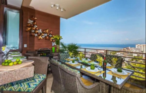 Luxury condos at Pinnacle Resorts
